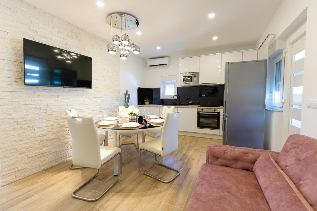 Apartman Laura Vir Ngoại thất bức ảnh