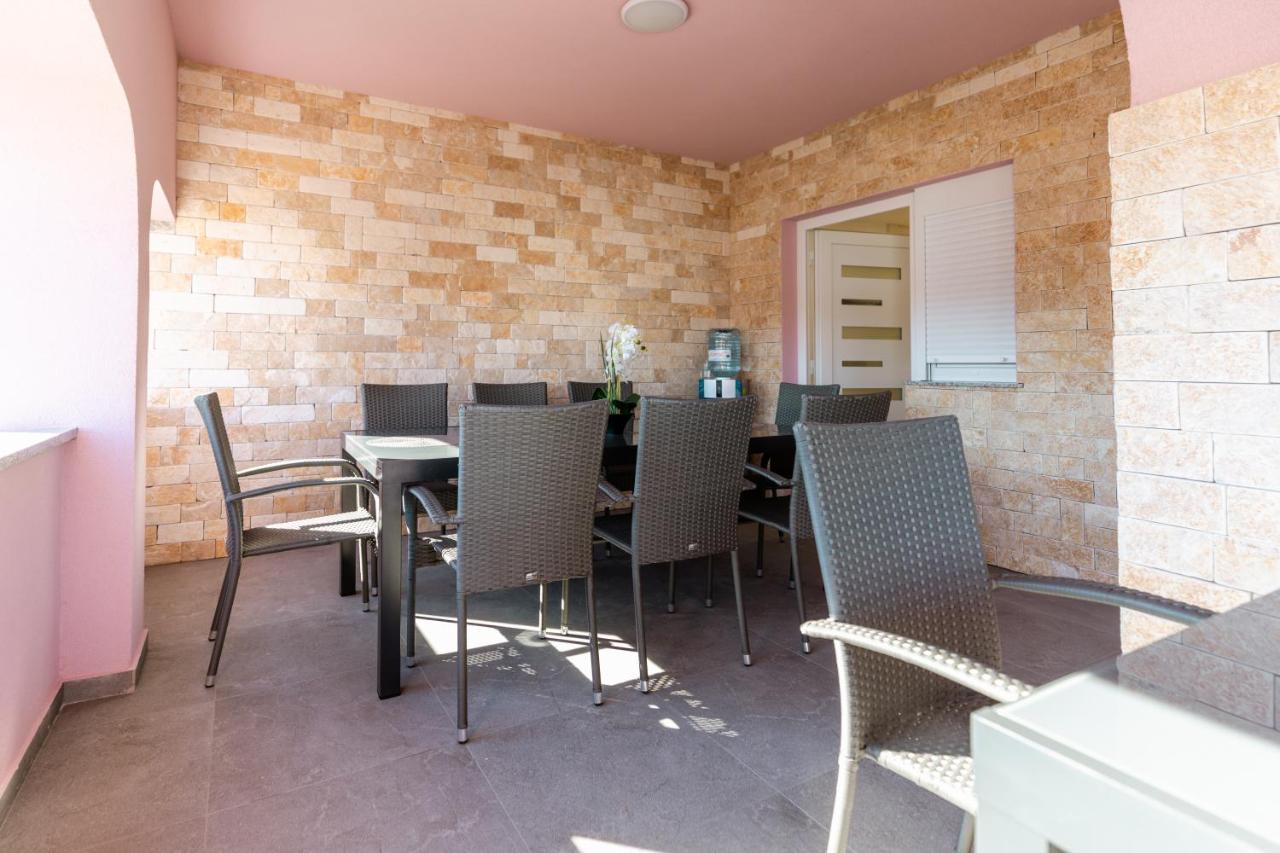 Apartman Laura Vir Ngoại thất bức ảnh