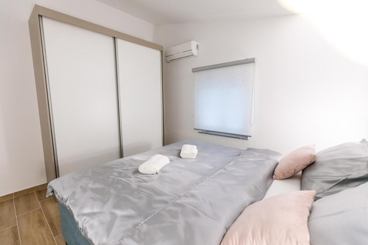 Apartman Laura Vir Ngoại thất bức ảnh