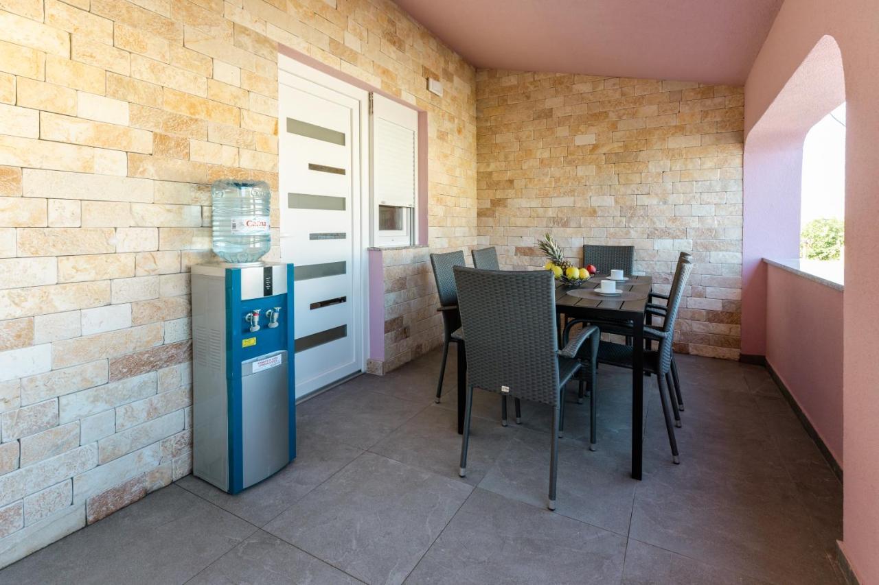 Apartman Laura Vir Ngoại thất bức ảnh