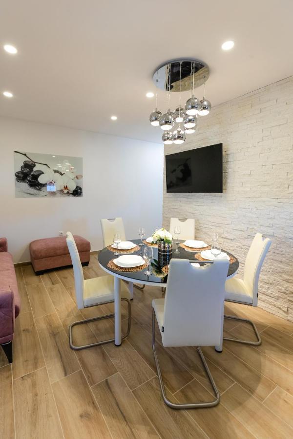Apartman Laura Vir Ngoại thất bức ảnh