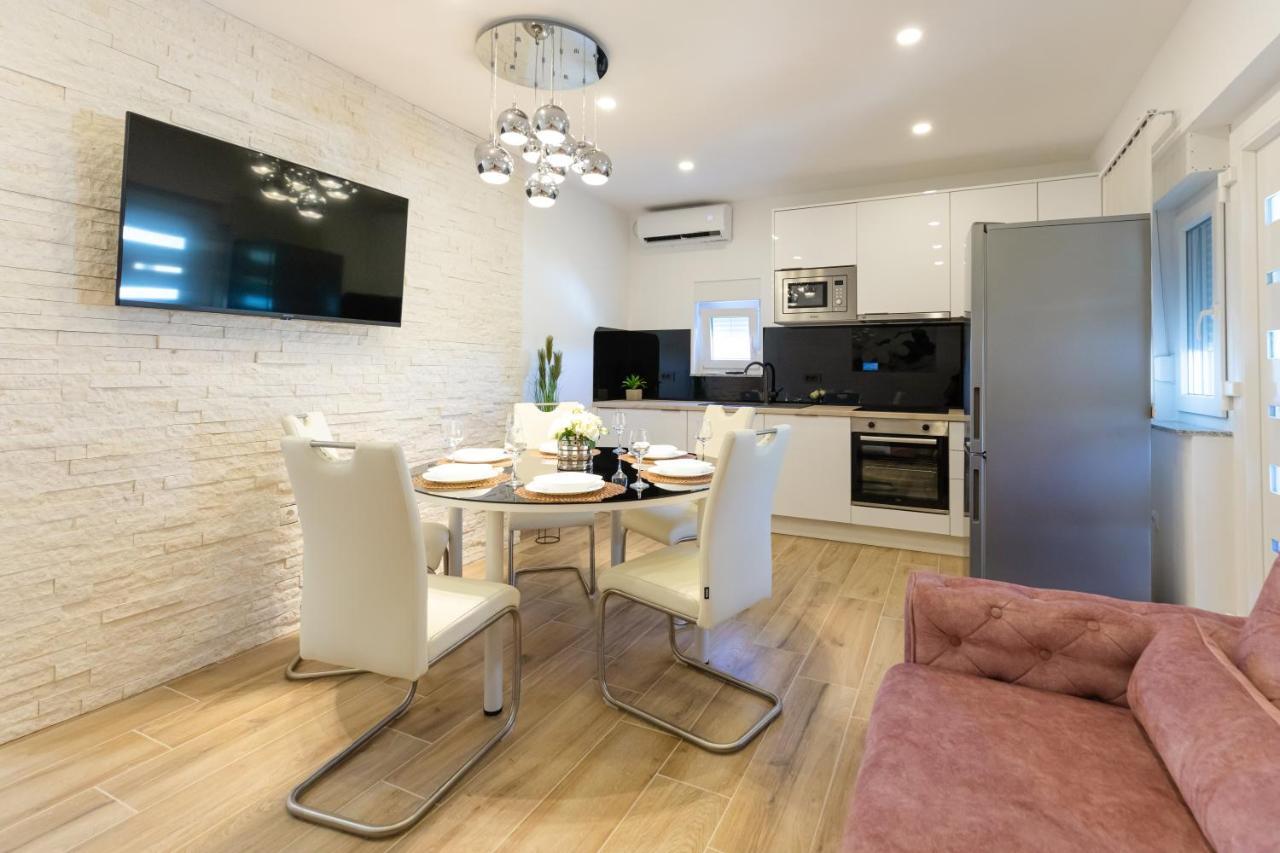 Apartman Laura Vir Ngoại thất bức ảnh